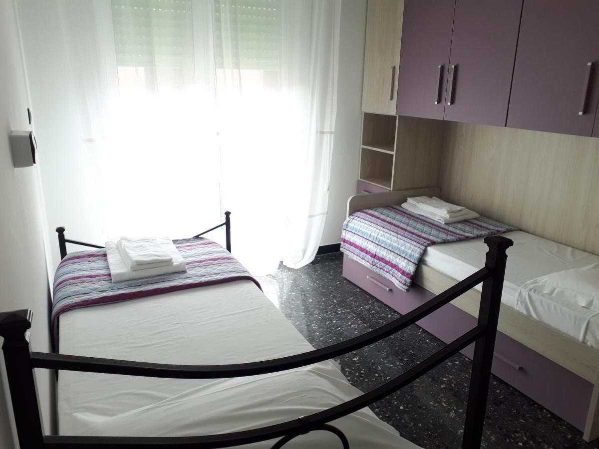 Appartamenti Enrica โมเนเลีย ภายนอก รูปภาพ