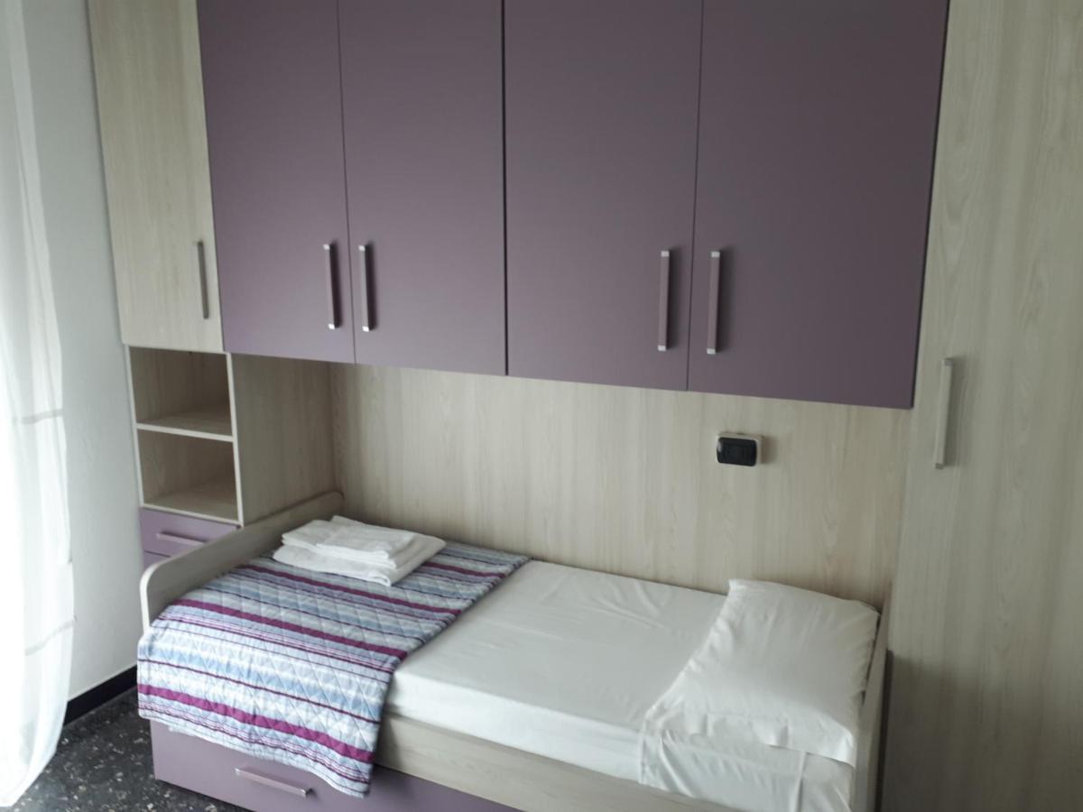 Appartamenti Enrica โมเนเลีย ภายนอก รูปภาพ