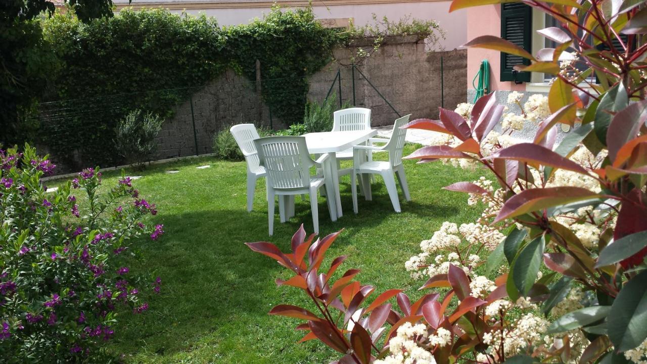Appartamenti Enrica โมเนเลีย ภายนอก รูปภาพ