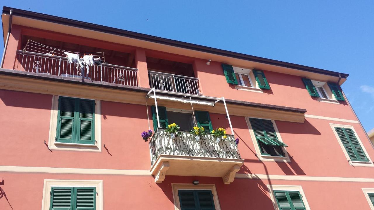 Appartamenti Enrica โมเนเลีย ภายนอก รูปภาพ