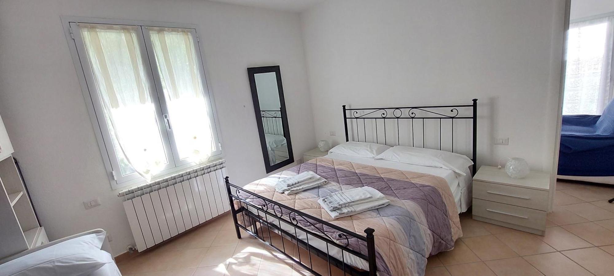 Appartamenti Enrica โมเนเลีย ภายนอก รูปภาพ