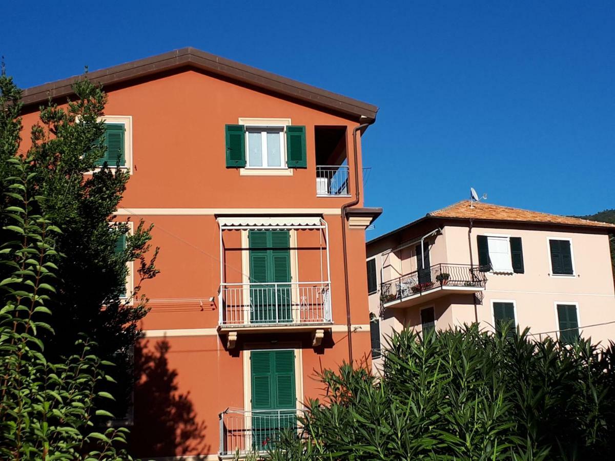 Appartamenti Enrica โมเนเลีย ภายนอก รูปภาพ
